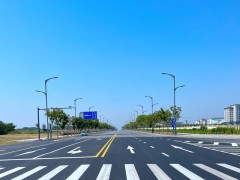 南京道路標(biāo)線分為:熱熔標(biāo)線，常溫冷漆標(biāo)線